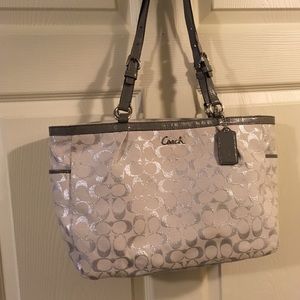 Beautiful new clean coach tote bag